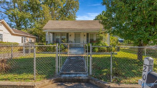 2011 1st St Sw, Huntsville, AL, 35805-3825 | Card Image
