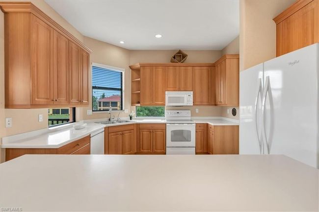 202 - 15911 Prentiss Pointe Cir, Condo with 3 bedrooms, 2 bathrooms and 2 parking in FORT MYERS FL | Image 10