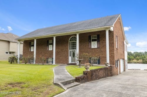 888 Sea Gate Dr, Newport, NC, 28570-9687 | Card Image