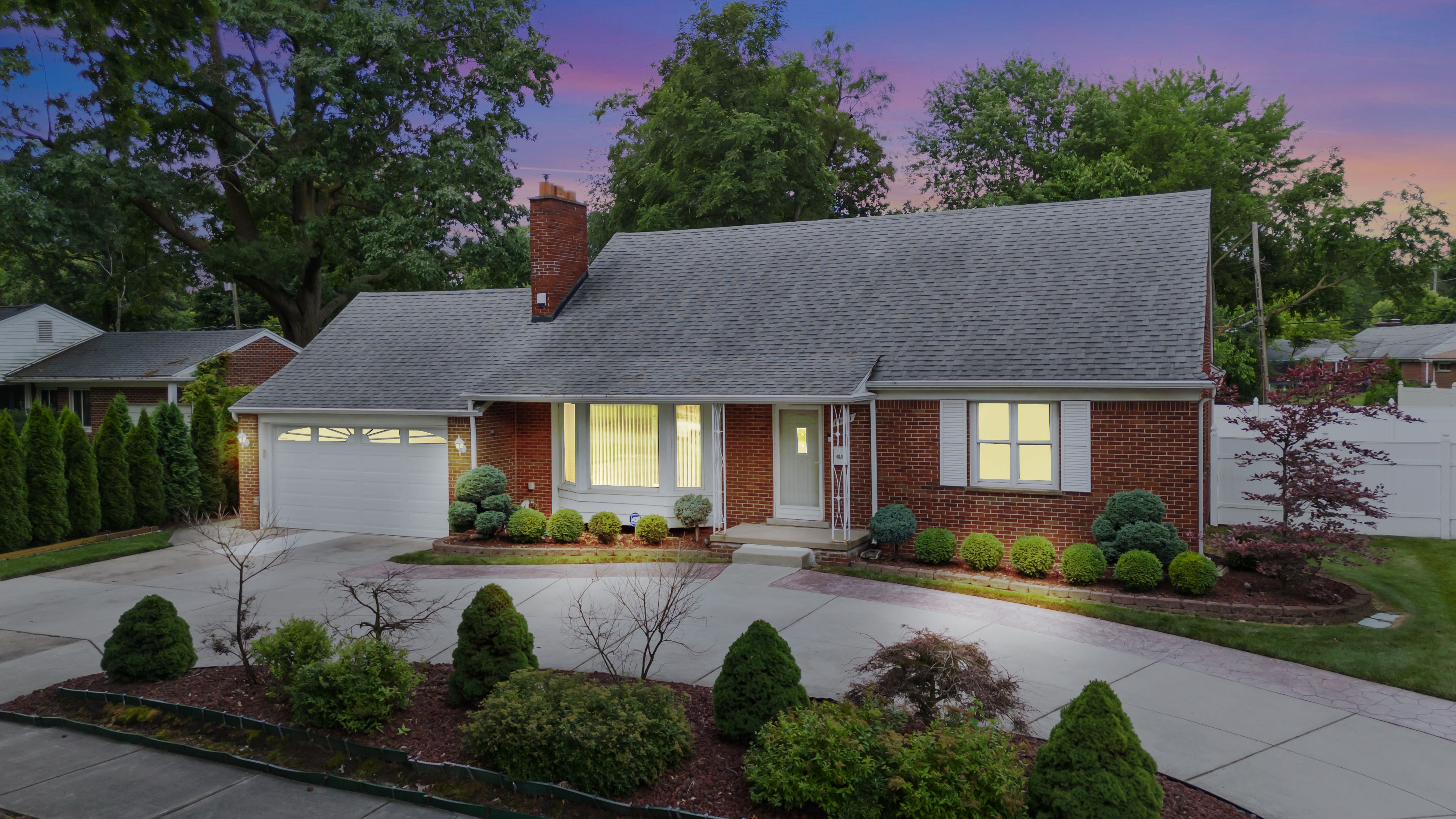 Sarasota , Redford, MI 48239