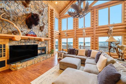 34088 W 160th St, Rayville, MO, 64084-9050 | Card Image