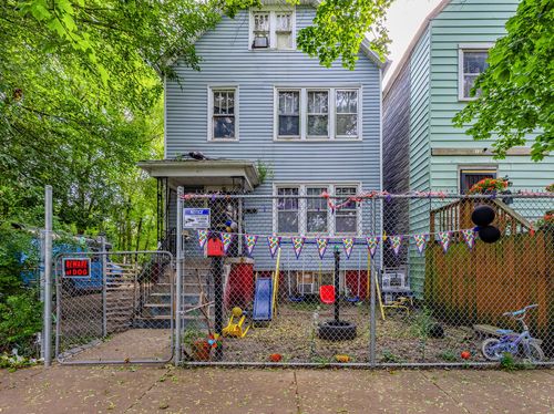 8119 S Escanaba Ave, Chicago, IL, 60617-1531 | Card Image