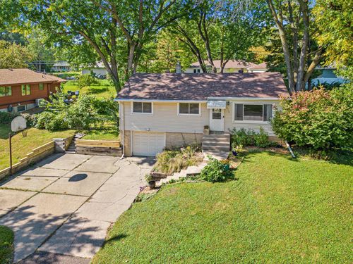 2775 Fernwood St, Roseville, MN, 55113-1833 | Card Image