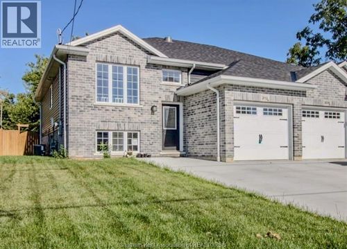 {{alt}} | Card Image