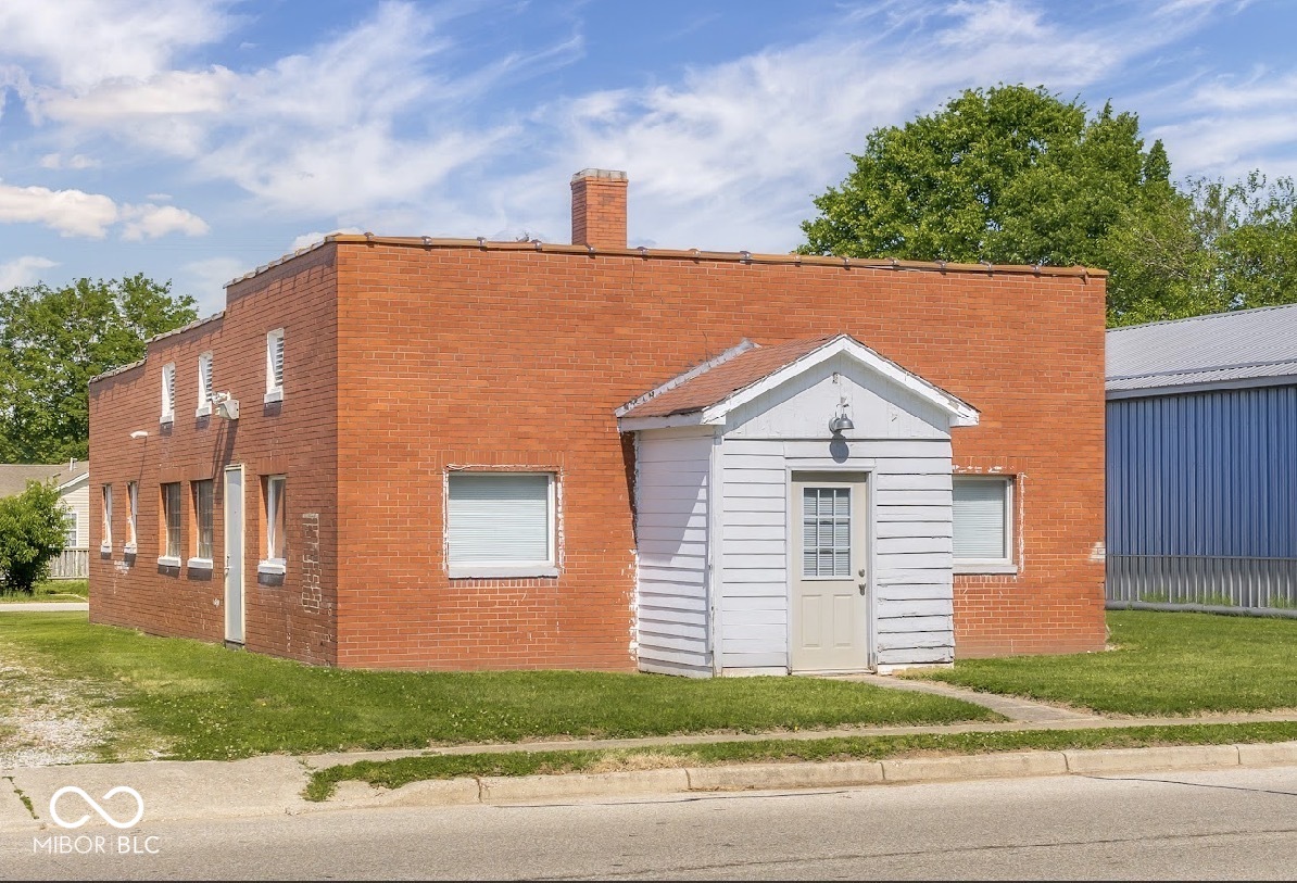 604 S Main St, Edinburgh, IN 46124