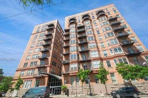 642-500 Clinton St, Chicago, IL, 60607-4327 | Card Image