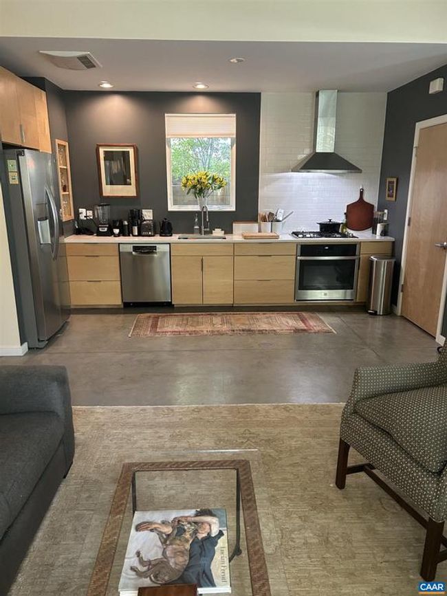 1130 E High St, Condo with 2 bedrooms, 2 bathrooms and null parking in CHARLOTTESVILLE VA | Image 4