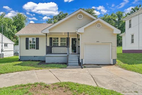 2116 Staunton Ave Nw, Roanoke, VA, 24017-6214 | Card Image