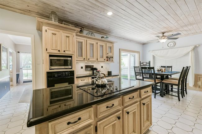 View into the Breakfast and Dining Rooms | Image 16