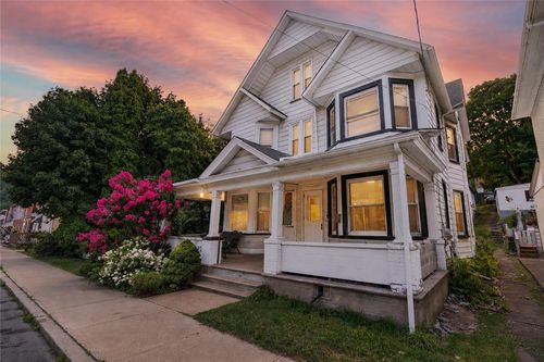 352 S 1st St, Bangor, PA, 18013-2620 | Card Image