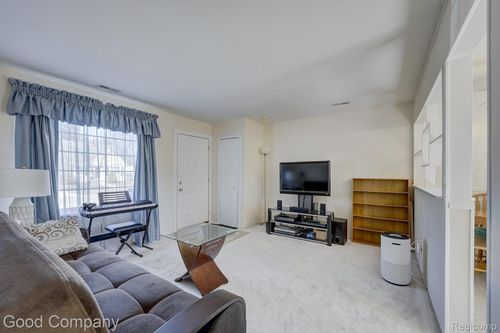 1169 W Marshall St, Ferndale, MI, 48220-1636 | Card Image