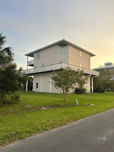 81 Royster Drive, House other with 3 bedrooms, 3 bathrooms and null parking in SHELL POINT FL | Image 2