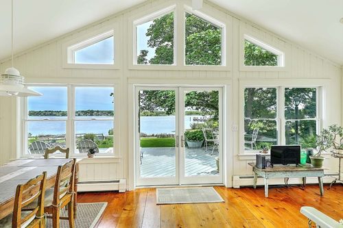 1518 Drift Rd, Westport, MA, 02790-1620 | Card Image