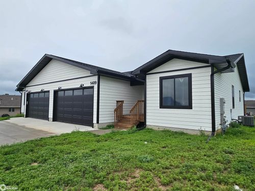 1409 E 10th St, Carroll, IA, 51401-2058 | Card Image