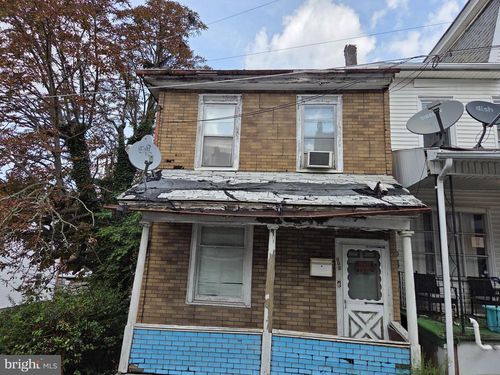 903 E Chestnut St, SHAMOKIN, PA, 17872-6109 | Card Image