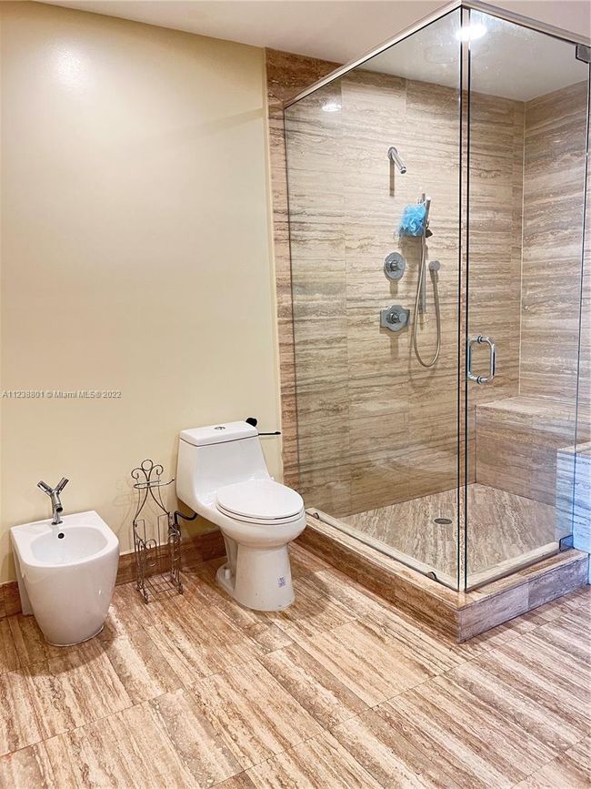 APT-707 - 16001 Collins Ave, Condo with 3 bedrooms, 3 bathrooms and null parking in Sunny Isles Beach FL | Image 18