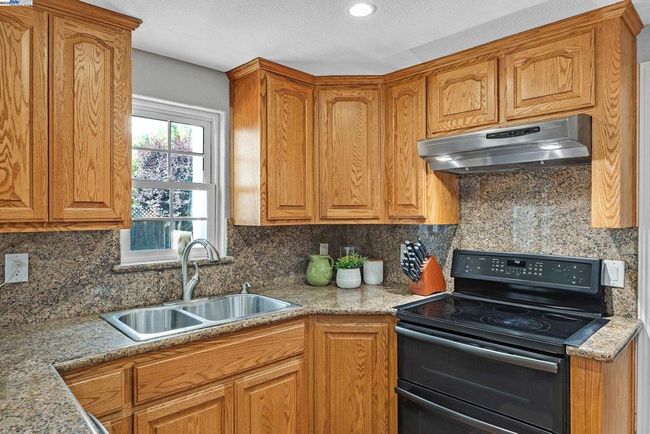 394 Encino Dr, House other with 3 bedrooms, 2 bathrooms and 2 parking in Livermore CA | Image 12