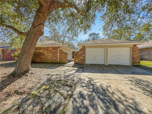 221 Lake Tahoe Dr, Slidell, LA, 70461-3629 | Card Image