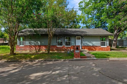 913 Travis St, Bryan, TX, 77803-4868 | Card Image