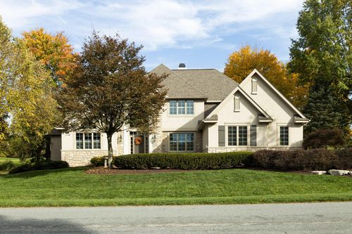 10495 Wellington Blvd, Powell, OH, 43065-7683 | Card Image