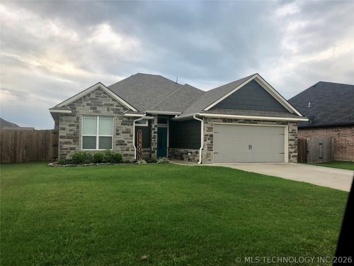 3409 Carriage Point Dr, Durant, OK, 74701-2298 | Card Image
