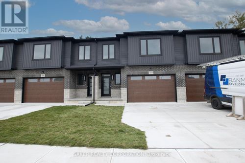 587 Regent St, Mount Brydges, ON, N0L1W0 | Card Image