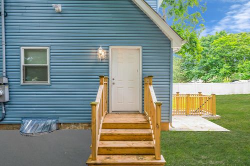 apt-1-79 15th St, Wading River, NY, 11792-2037 | Card Image