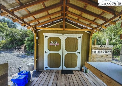 554 County Line Rd, Mouth of Wilson, VA, 24363-3178 | Card Image