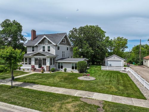 417 6th Ave W, Alexandria, MN, 56308-1714 | Card Image
