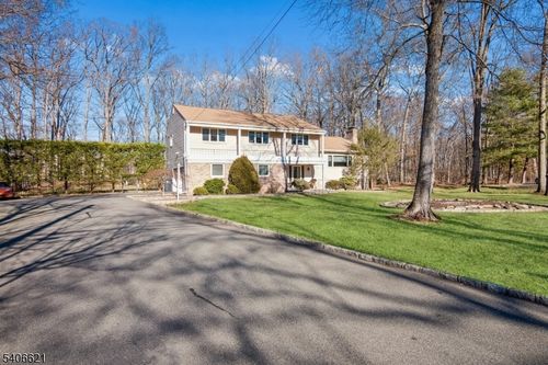 68 Fairchild Pl, Whippany, NJ, 07981-1729 | Card Image