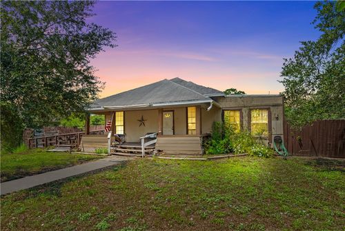 635 Fetick Ave, Taft, TX, 78390-2811 | Card Image