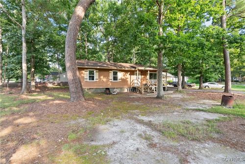 19501 Walker Ave, South Chesterfield, VA, 23834-5641 | Card Image