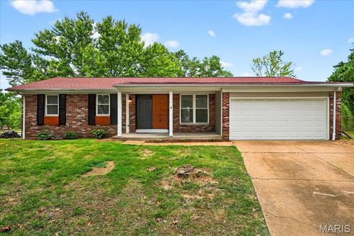 1159 Trails Dr, Fenton, MO, 63026-3707 | Card Image