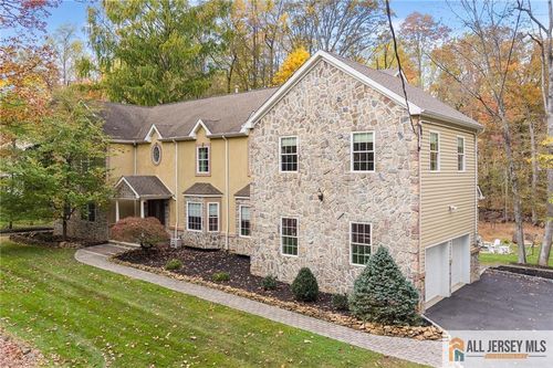 21 Angus Ln, Warren, NJ, 07059-6701 | Card Image