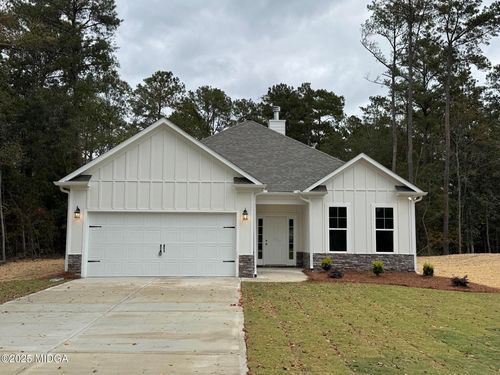 148 Country World Dr, Macon, GA, 31211-7112 | Card Image