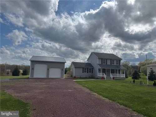 18 Cub Ln, Jim Thorpe, PA, 18229-9574 | Card Image