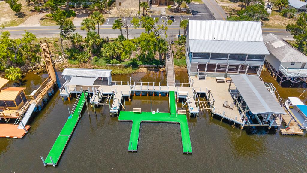 Land in Steinhatchee