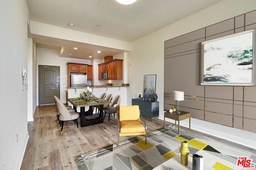403-345 S Gramercy Pl, Los Angeles, CA, 90020-5025 | Card Image