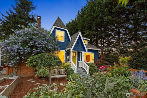 347 29th Ave, Seattle, WA, 98122-6215 | Card Image
