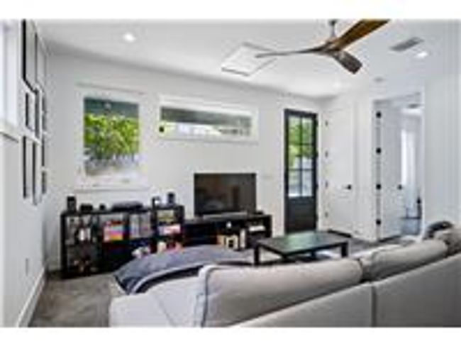 Living Room | Image 4