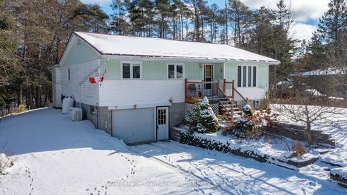 25 Maple St, Seguin, ON, P0C1J0 | Card Image