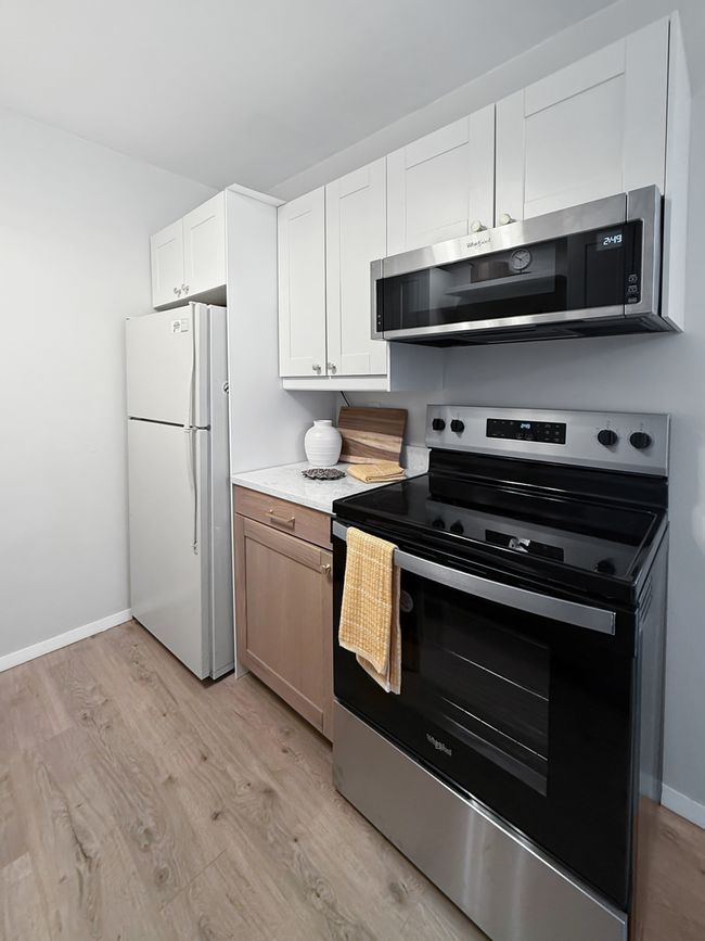 APT-8B - 124 N Whistler Ave, Condo with 2 bedrooms, 1 bathrooms and 1 parking in FREEPORT IL | Image 5