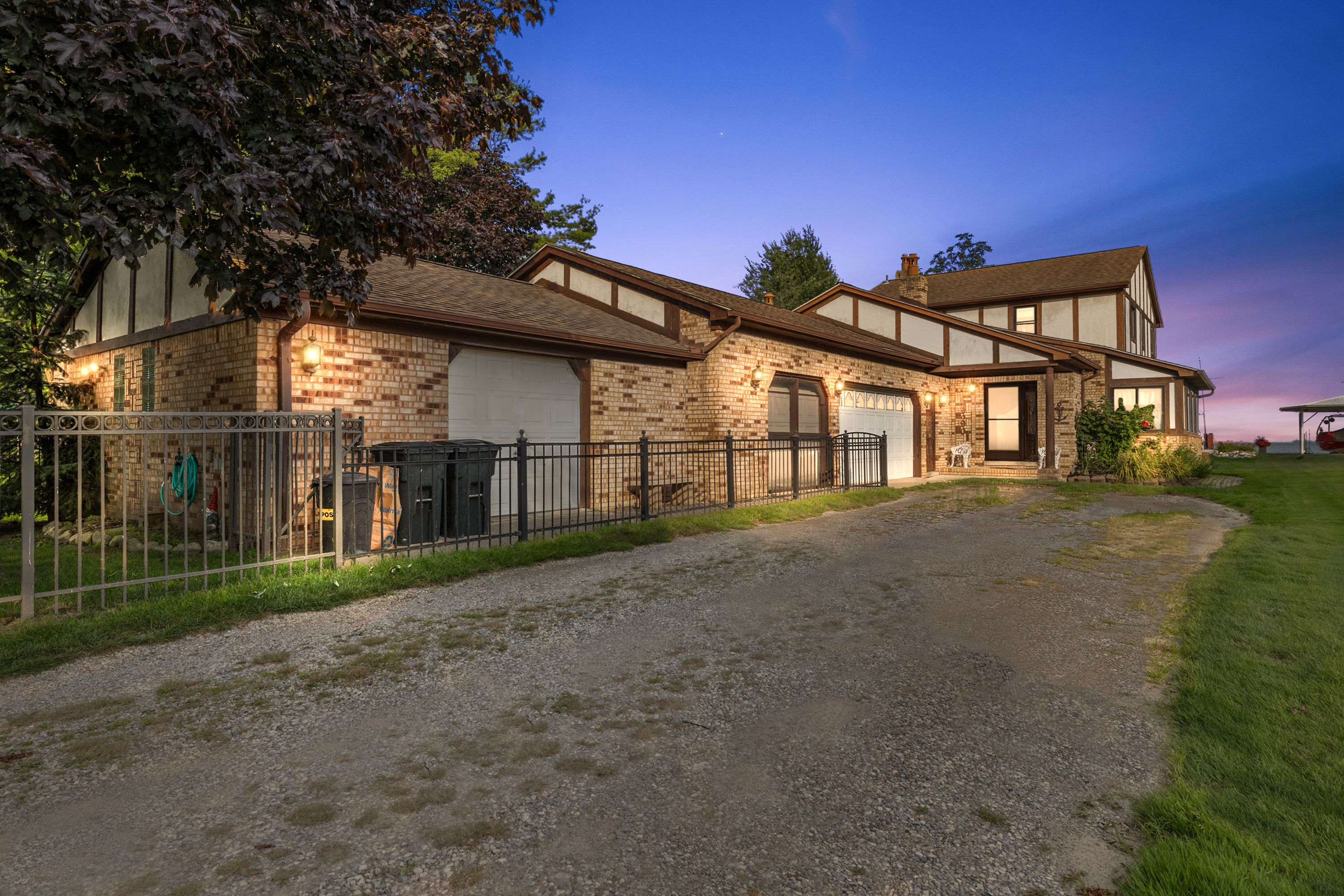 Bay Ln, Chesterfield, MI 48047