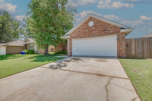 9716 Railroad, Midwest City, OK, 73130-7408 | Card Image