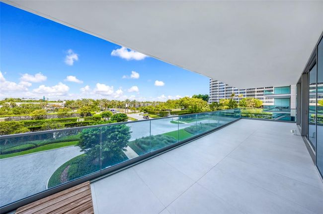 UNIT-305 - 10201 Collins Ave, Condo with 2 bedrooms, 3 bathrooms and null parking in Bal Harbour FL | Image 6