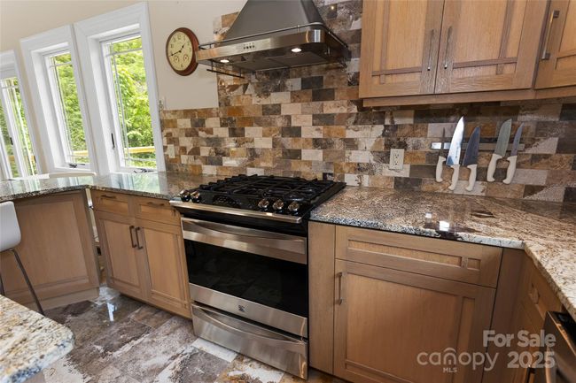 9 Gazebo Trl, Condo with 3 bedrooms, 2 bathrooms and null parking in Clyde NC | Image 11