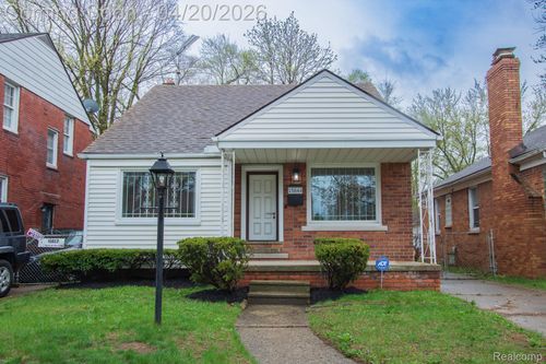 15644 Carlisle St, Detroit, MI, 48205-1437 | Card Image