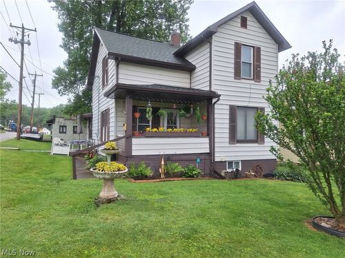 893 Maxwell Ave, Millersburg, OH, 44654-1051 | Card Image