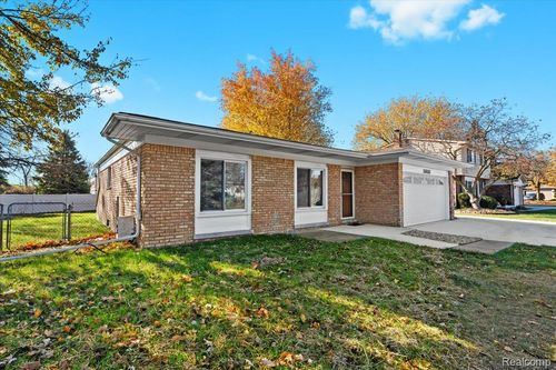 5650 Willow Creek Dr, Canton, MI, 48187-3325 | Card Image