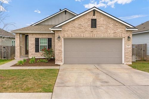 124 Winding Hollow Ln, Georgetown, TX, 78628-2285 | Card Image